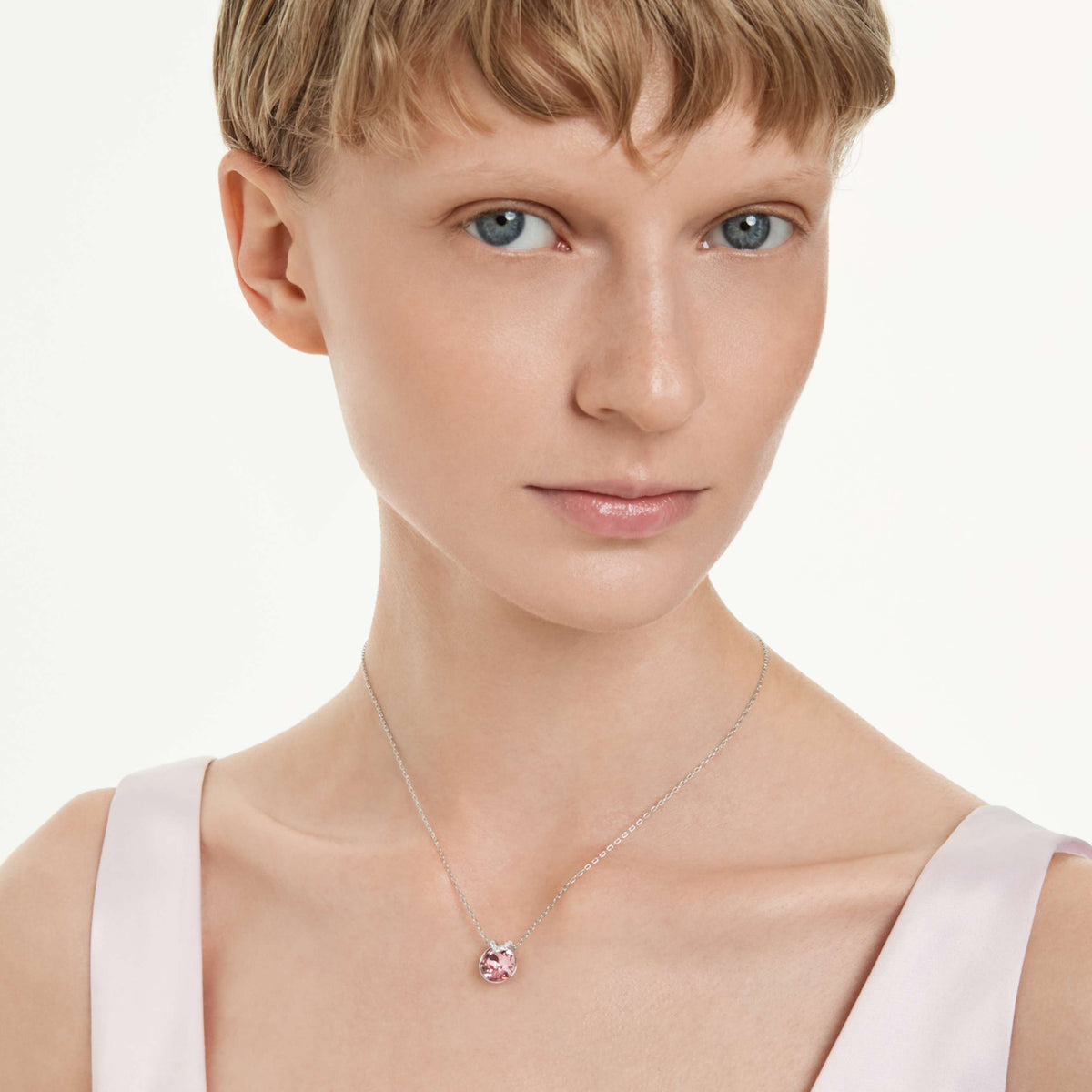 Swarovski Bella V pendant Round cut, Blue, Rhodium plated