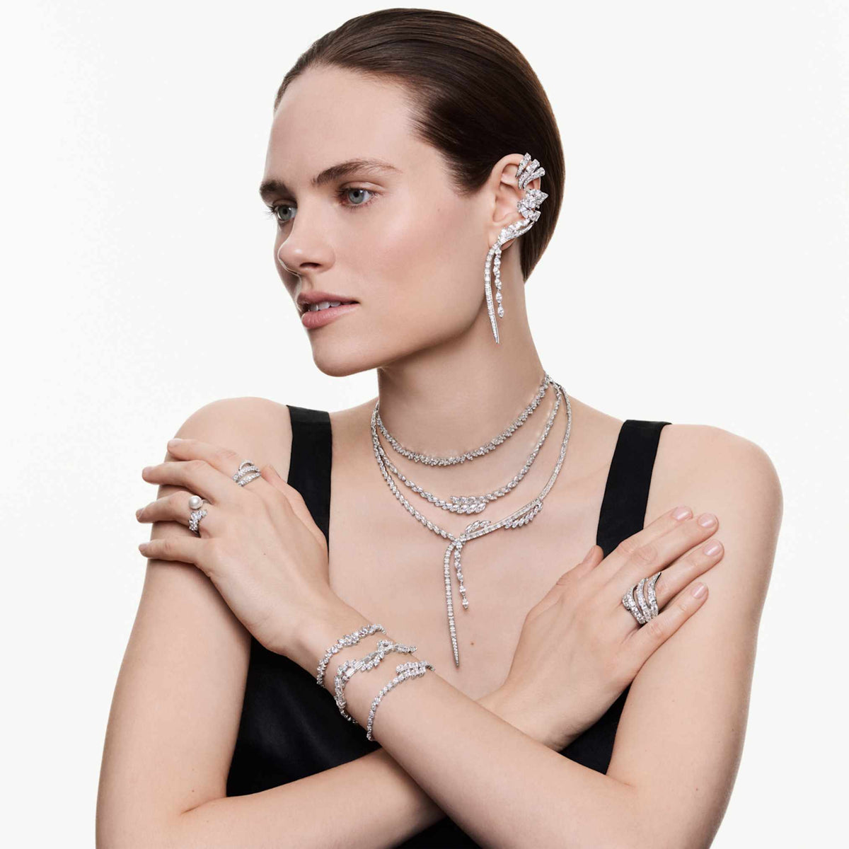 Swarovski Vienna cocktail ring Mixed cuts, Swan, White, Rhodium plated